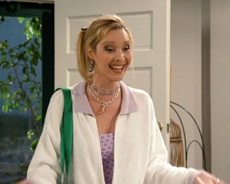 Phoebe Buffay Style, Lisa Kudrow Friends, Blonde Icons, Regina Phalange, Phoebe Buffay Outfits, Friends Fits, Friends Phoebe, Pic Video, Friends Outfits