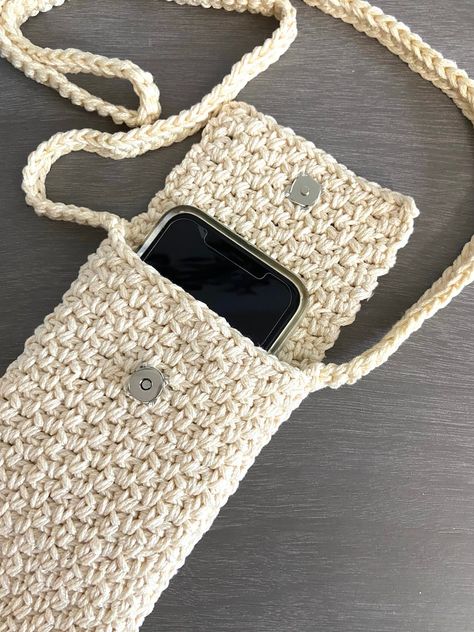 Crochet Pattern Cell Phone Crossbody Bag Purse Instant - Etsy Brasil Phone Bag Crochet, Phone Bag Pattern, Crochet Phone Cases, Crochet Mobile, Crochet Bag Pattern Free, Bag Pattern Free, Crochet Poncho Patterns, Crochet Handbags Patterns, Handbag Pattern