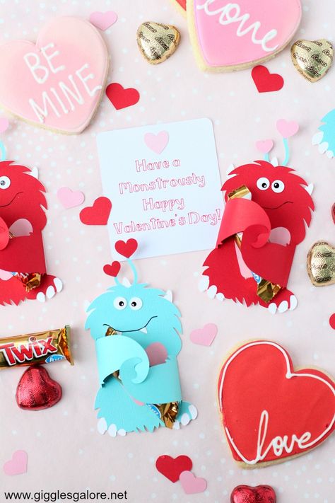 When you think of monsters I bet you don’t usually associate them with Valentine’s Day.  But, I think you will find these adorably cute DIY Cricut Monster Valentine Candy Cards are full of love.  And simply perfect for Valentine’s Day! #diy #cricut #cricutmade #valentinesday #diy #gigglesgalore  #crafts #gigglegalorecreates Valentine's Cricut Projects, Monster Valentine, Valentines Day Cards Diy, Classroom Valentine Cards, Monster Valentines, Diy Monsters, Diy Valentines Cards, Valentine Day Boxes, Projets Cricut