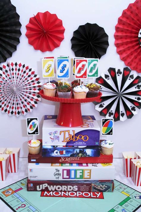 Game Night Candy Table, Game Night Cupcake Ideas, Games Night Birthday Party Ideas, Game Night Bday Party, Game Night Diy Decorations, Game Night Theme Party Decorations, Games Night Theme Party, Card Game Birthday Party Ideas, Games Night Party Ideas