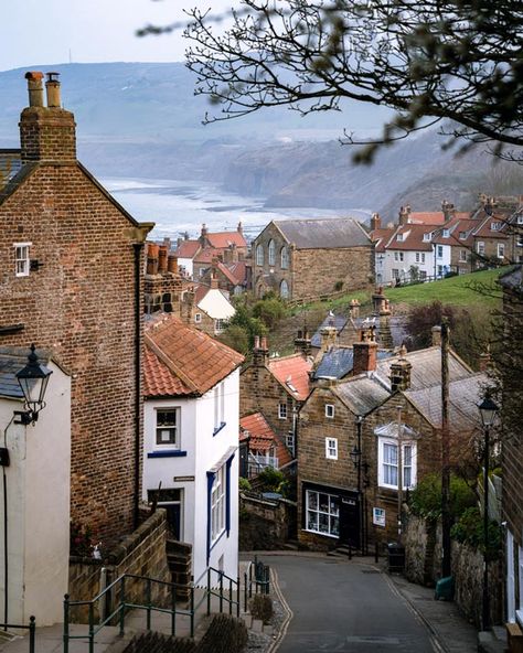 A long weekend in Yorkshire | England's Puzzle Bagnoregio Italy, Robin Hoods, Fountains Abbey, Robin Hoods Bay, Whitby Abbey, Victorian Buildings, Yorkshire Uk, Uk Photography, Yorkshire England