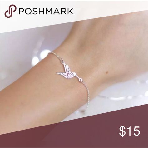 Silver Origami Hummingbird Bracelet Dainty, perfect for spring! Jewelry Bracelets Origami Hummingbird, Bird Bracelet, 1920s Fashion Women, Handwriting Bracelet, Simple Silver Jewelry, Bracelets Chain, Plastic Bangles, Silver Rings With Stones, Woman Accessories