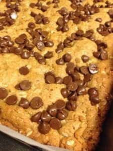 Peanut Butter Oatmeal Lactation Cookie Bars! | sherocksthecradle Healthy Lactation Cookies, Lactation Cookie, Lactation Cookies Recipe, Oatmeal Cookie Bars, Breastfeeding Snacks, Pecan Bars, Breastfeeding Foods, Lactation Recipes, Peanut Butter Oatmeal Cookies