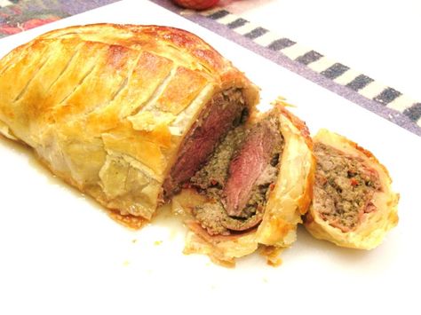 Beef Wellington - Poor Man's Gourmet Kitchen - Poor Mans Wellington, Puff Pastry Beef, How To Cook Clams, December Food, Wellington Recipe, Pastry Dishes, Beef Wellington Recipe, Food Holidays, Beef Filet