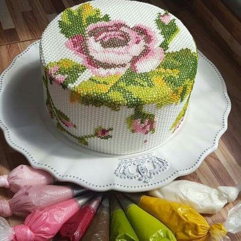 Cross Stitch Cake, Stitch Cake, Cake With Flowers, Cupcakes Decorados, Crazy Cakes, Cake Icing, Novelty Cakes, Cake Designs Birthday, Floral Cake