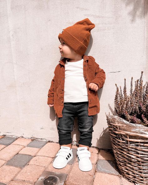 Baby Boy Fall Outfits, Baby Feeding Pillow, Baby Boy Winter Outfits, Boys Fall Outfits, Baby Swag, Baby Closet, Winter Dress Outfits