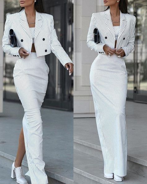 Woman Suit, Blazer And Skirt Set, Mode Casual, Striped Blazer, Looks Chic, Suit Fashion, Mode Inspiration, Summer Clothes, Elegant Outfit