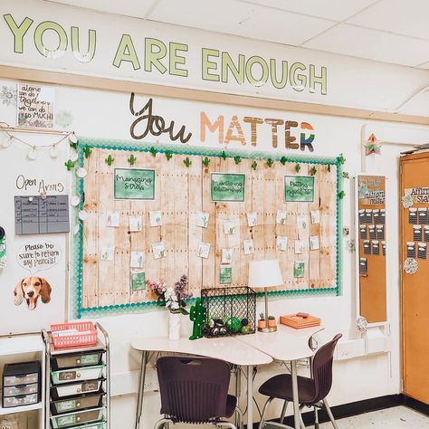 erin🌻 on Instagram: “A positive first impression is something we often stress to our students when teaching them transition skills for life after high school.…” Skills For Life, Beautiful Classroom, Life After High School, Classroom Goals, Elementary Classroom Decor, Classroom Board, After High School, High School Classroom, Science Student