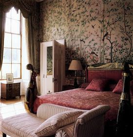 Eye For Design: Decorate With A Seating Area At The Foot Of The Bed Chatsworth House, Dreamy Bedrooms, Beautiful Bedrooms, Beautiful Interiors, Room Inspo, Chinoiserie, Seating Area, Guest Room, Interior And Exterior