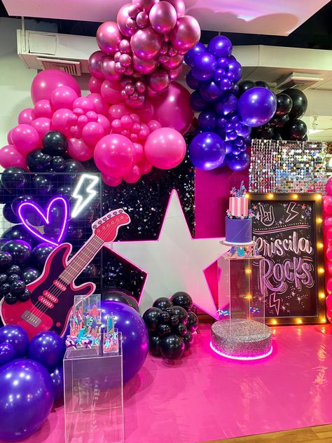 Rockstar Barbie Party, Disco Theme Decorations Birthday Party Ideas, Pop Star Party Decoration, Rock Star Themed Birthday Party, Rockstar Birthday Party Girl, Karaoke Party Ideas Decoration, Rockstar Party Ideas, Disco Party Decor, Rock Party Decorations