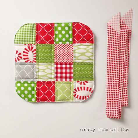 crazy mom quilts: a simple hot pad tutorial Large Hot Pads Sewing Patterns, Quilted Casserole Hot Pad, Child Size Hot Pads, Simple Sewing Instructions For A Pot Holder, Hot Pads Diy, Quilted Potholder Tutorial, Potholder Patterns Free, Pot Holders/hot Pads, Quilted Potholder Pattern