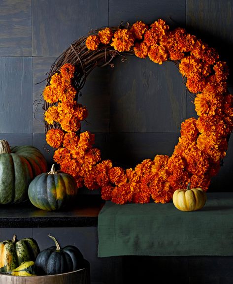 50 Easy Fall Decorating Projects Dia De Los Muertos Decorations Ideas, Diy Display, Autumn Display, Fall Decor Ideas, Pumpkin Colors, Floral Foam, Easy Fall, Ornamental Grasses, Fall Diy