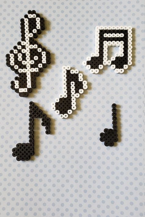 Perler Beads Ideas, Hamma Beads Ideas, Easy Perler Bead Patterns, Pearl Beads Pattern, Easy Perler Beads Ideas, Fuse Bead Patterns, Art Perle, Hama Beads Design, Perler Bead Templates