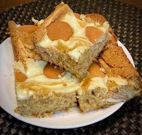 Ooey Gooey Butter Cake - Life with Susan Banana Pudding Brownies, Pudding Brownies, Ooey Gooey Butter Cake, Moist Brownies, Fatty Foods, Pretty Desserts, Gooey Butter Cake, Food Addict, Fast Foods