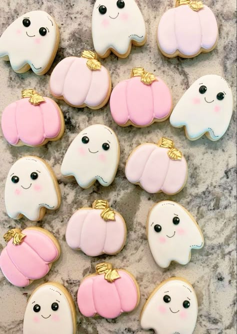 Pink Pumpkin Party, Pumpkin Theme Baby Shower, Halloween First Birthday, Halloween Gender Reveal, Halloween 1st Birthdays, Halloween Baby Shower Theme, Fall Birthday Parties, Baby Shower Treats, Gold Pumpkins