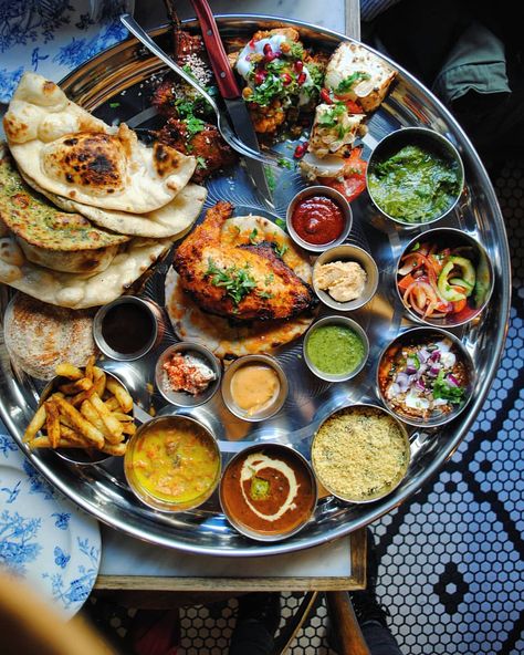 1,842 Likes, 75 Comments - Zürich based - World bound (@mylifeisdelicious) on Instagram: “Have you ever layed eyes on anything more beautiful than this? My guess is NO. 😃 AMAAAAZING Indian…” Indian Tali, Indian Thali, House London, Food Platters, Food Presentation, Beautiful Food, Types Of Food, Indian Food, Tortillas