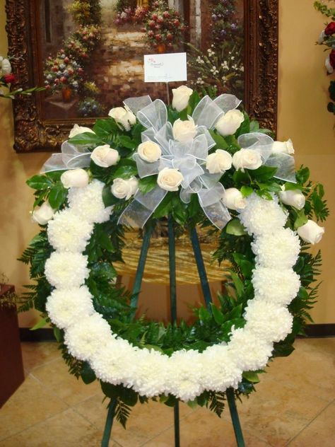 Casket Flowers, Easter Flower Arrangements, Grave Flowers, Unique Flower Arrangements, Church Flower Arrangements, Creative Flower Arrangements, Memorial Flowers, Arrangement Ideas, Cemetery Flowers