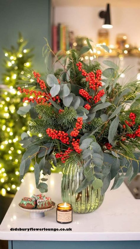 Ilex Berries Arrangement, Christmas Faux Flower Arrangements, Christmas Vase Arrangements Simple, Christmas Foliage Arrangements, Christmas Bouquet Centerpiece, Dried Flower Christmas Arrangements, Simple Christmas Flower Arrangements, Easy Christmas Floral Arrangements, Christmas Fake Flower Arrangements