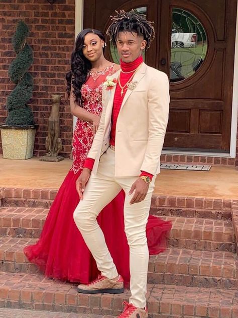 Prom Fit Ideas Men, Slim Fit Prom Suits, Tan Prom Suits For Men, Red And Khaki Prom Couples, Prom Inspiration Men, Prom Suite Ideas Men, Red Prom Ideas Men, Tan And Red Prom Suit, Prom Outfits For Studs