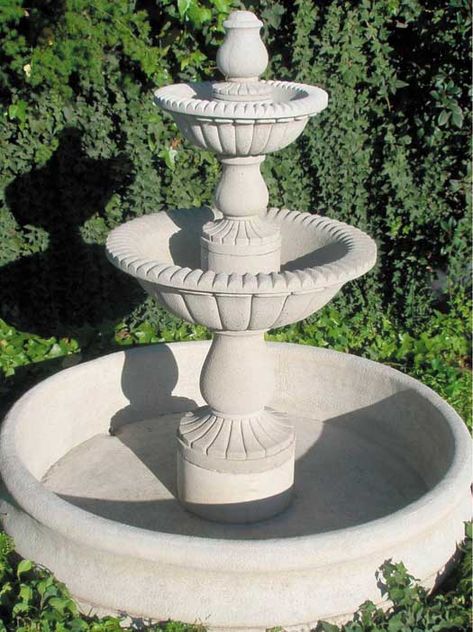 Patio Water Fountain, Water Fountain Design, Garden Water Fountains, Diy Garden Fountains, Fountains Backyard, Fountain Design, Bird Bath Garden, Stone Fountains, Fountain Feature