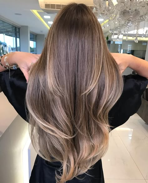 Balyage Long Hair Brunettes Straight Hair, Air Touch Hair Brown, 10 Major Winter Hair Colors, Lighten Hair Naturally, Kylie Hair, Winter Hair Colors, Brown Hair Inspo, Hair Color Streaks, Brown Hair Balayage