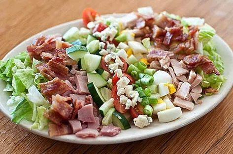 Composed Chopped Salad Composed Salad, Chopped Salad Recipe, Chopped Salad Recipes, Bacon And Eggs, Simple Salad, Turkey Bacon, Easy Salad Recipes, Chopped Salad, Food Trends