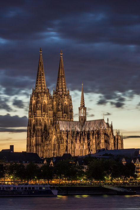 Kölner Dom. Altstadt-Nord, Cologne, North Rhine-Westphalia, Germany Koln Germany, Gothic Arch, Gothic Cathedrals, Cathedral Architecture, European Architecture, Europe Tours, Gothic Architecture, Beautiful Buildings, Germany Travel