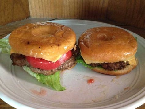 Doughnut Burgers Doughnut Burger, Bubba Burgers, Bacon Burger, Hamburger Patties, Fair Food Recipes, The Fair, Burger Recipes, Picky Eaters, Serving Food