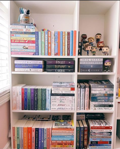 Bookish Bedroom, Book Corner Ideas Bedroom, Bookshelf Aesthetic, Bookshelf Ideas, Bookshelf Inspiration, Bookshelves In Bedroom, Fiction Books Worth Reading, Book Bucket, Dream Library