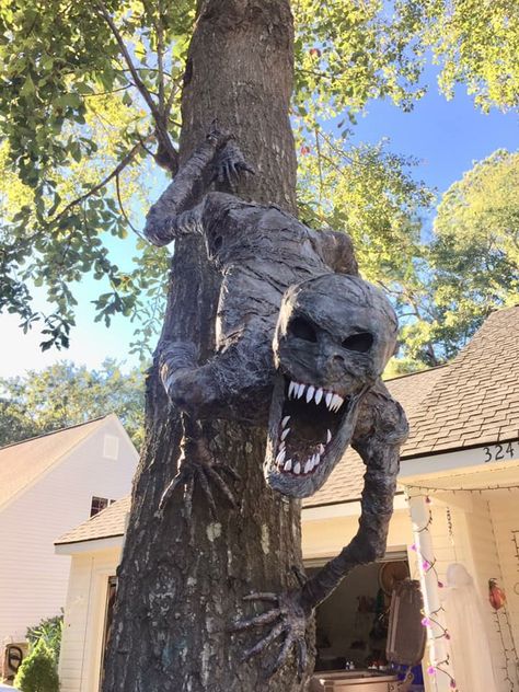 Haunted Trail Ideas, Creative Halloween Decorations, Scary Halloween Decorations Outdoor, Scary Halloween Decorations Diy, Halloween Diy Outdoor, Halloween Outside, Casa Halloween, Halloween Props Diy, Halloween Graveyard