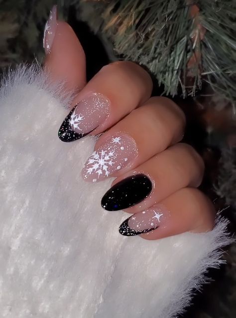 Beginner Nail Designs, Cute Christmas Nails, Toenail Fungus, Winter Nail Designs, Nail Fungus, Nail Health, Healthy Nails, Classy Nails, Pretty Acrylic Nails