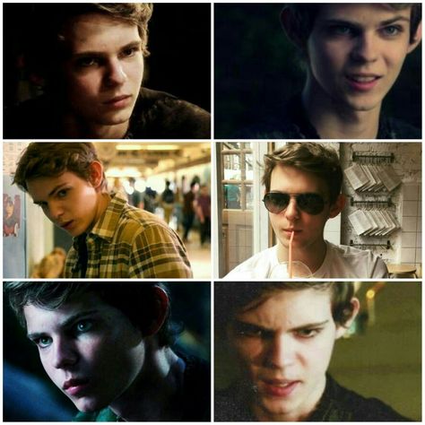 Ouat: Peter Pan Heroes Reborn: Tommy Clark Tommy Clark Heroes Reborn, Ouat Peter Pan, Robbie Kay Peter Pan, Pan Ouat, Peter Pan Ouat, Heroes Reborn, Ouat Funny, Robbie Kay, Once Upon A Time