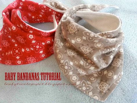 Free Pattern and Tutorial: Baby Dribble Bib Bandana - Made by Me. Shared with you. Bandana Bib Pattern, Couture Bb, Sew Baby, Diy Bebe, Bib Pattern, Dribble Bibs, Costura Diy, Baby Sewing Projects, Bandana Baby