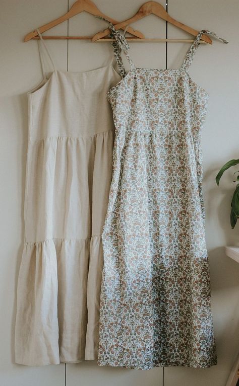 How To Make A Tiered Maxi Dress sewing pattern for beginner sewers. Summer Dress Diy, Grandma Activities, Long Gathered Skirt, Summer Dress Sewing, Maxi Dress Tutorials, Comfortable Maxi Dresses, Homemade Dress, Patterns Simple, Easter Dresses