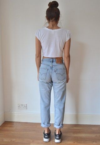 VINTAGE LEVI 501 HIGHWAISTED BOYFRIEND JEANS High Waist Outfit, 40s Mode, Levi 501, Athletic Fit Jeans, Bootcut Jean, Trendy Swimwear, Outfit Jeans, Moda Vintage, Mode Vintage