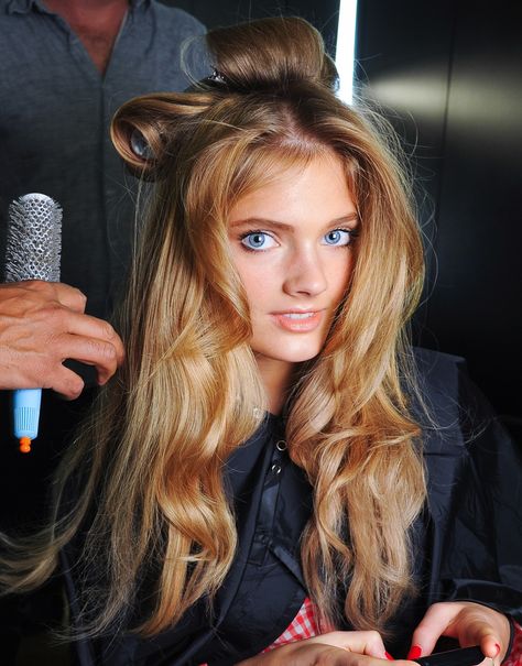 perfect hair Constance Jablonski Constance Jablonski, Perfect Hair, Blonde Hair, A Woman, Blonde, Hair