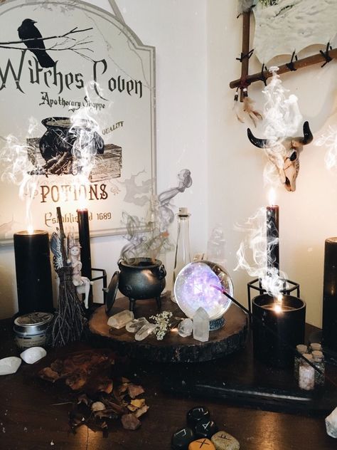 Witch Aesthetic Decor, Witch Balls, Diy Witch, Witchy Room, Witch Room, Wiccan Decor, Witchy Home Decor, Witches Altar, Wiccan Altar