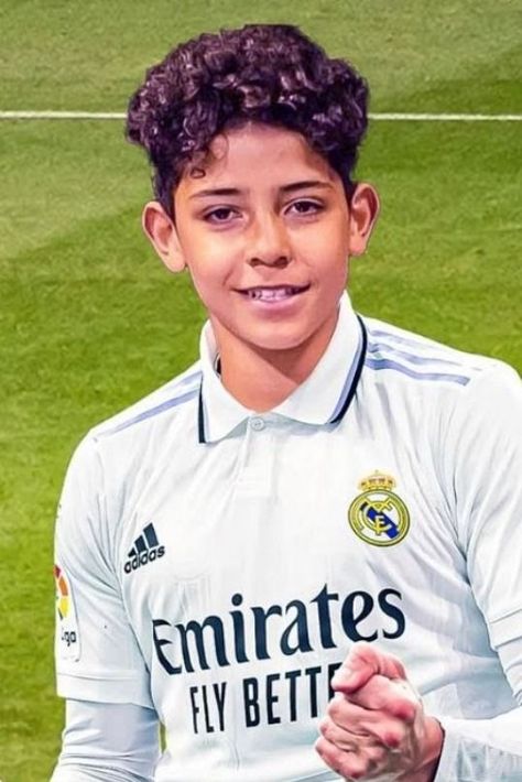 Christian Ronaldo Jr, Christiano Ronaldo Son, Cristiano Ronaldo Son, Ronaldo's Son, Jr Ronaldo, Ronaldo Son, Pfp Weird, Cristiano Ronaldo Kids, Cristiano Junior