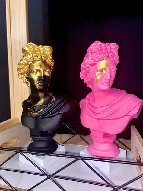 Diy Pop Art Decor, Pop Art Decor Interior Design, Painted Busts, Painted Statues, Pop Art Statue, Pop Sculpture, Pop Art Bedroom, Greece Decor, Pop Decor