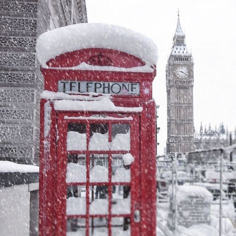 London Snow, Winter London, England Aesthetic, London Art Print, London Dreams, Christmas Dreaming, London Aesthetic, London Christmas, Phone Booth