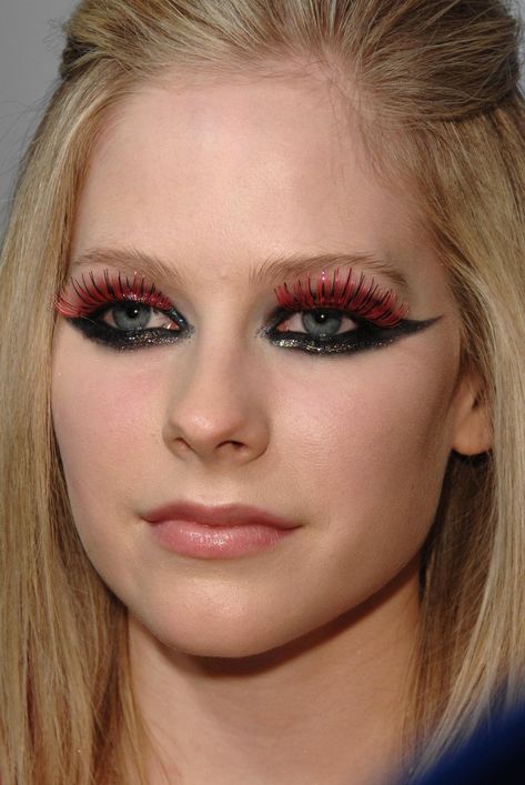 Avril Lavigne Makeup Tutorial, Pop Punk Makeup, Avril Lavigne Makeup, Avril Lavingne, The Best Damn Thing, Punk Makeup, Black Eyeshadow, We Will Rock You, Fancy Makeup