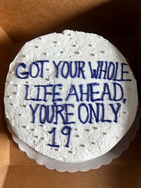 19 Years Birthday Cake, 19 Year Old Birthday Cake, 19 Year Old Birthday Ideas, 19th Birthday Cakes, 19 Birthday, Teen Cakes, 19 Years Old, Instagram Feeds, Golden Birthday