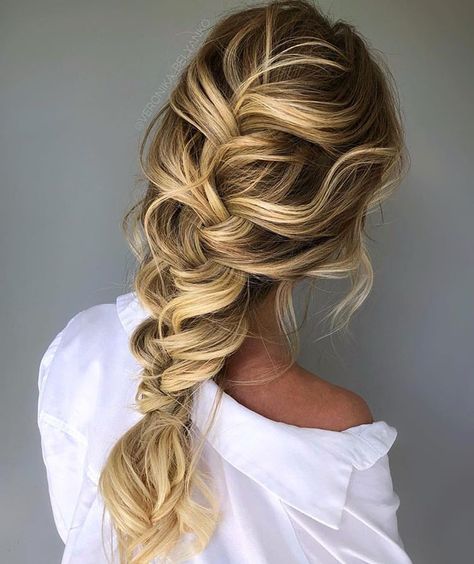 A loose French braid, and the color is beautiful ✨ Loose French Braid, Loose Braid Hairstyles, Loose French Braids, French Braid Hairstyles, Loose Braids, Fishtail Braid, Braided Hairstyles Easy, Trending Hairstyles, Wedding Hairstyles For Long Hair