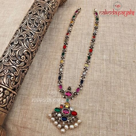 Antique Silver Jewelry Indian, Silver Necklace Designs, Oxidised Silver Jewelry, Jewellery Design Sketches, Antique Jewellery Designs, Antique Silver Jewelry, Pearl Necklace Designs, Jewelry Set Design, Silver Jewellery Indian