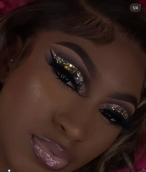 Gold Glitter Makeup Looks Black Women, Sweet Sixteen Makeup, Gold Makeup Looks Black Women, Baddie Makeup Looks, Senior Brunch, Instagram Baddie Makeup, Hoco Dance, Makeup Carnaval, Black Makeup Looks