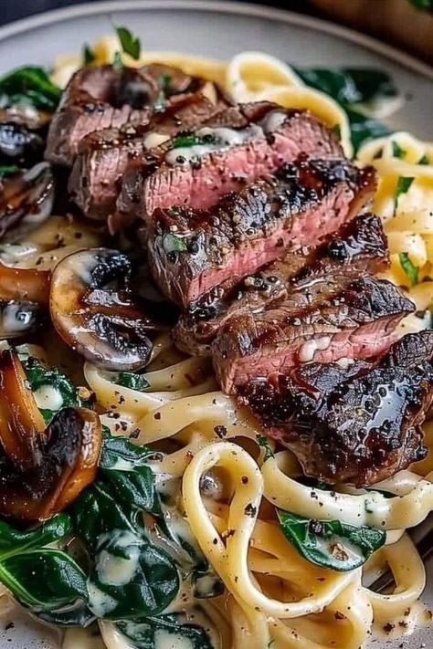 Great recipes yummy | Steak Gorgonzola Alfredo with Roasted Mushrooms, Spinach, and Caramelized Onions 🥩🍝 | Facebook Steak Gorgonzola Alfredo, Gorgonzola Alfredo, Steak Gorgonzola, Steak Dinner Recipes, Steak Pasta, Ground Sirloin, Chicken Pasta Bake, Gorgonzola Cheese, Beef Sirloin