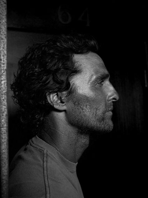 Matthew McConaughey Jill Greenberg. Fotografía Matthew Mc, Jill Greenberg, ماثيو ماكونهي, True Detective, Mia 3, Matthew Mcconaughey, White Photo, Haircuts For Men, Madonna