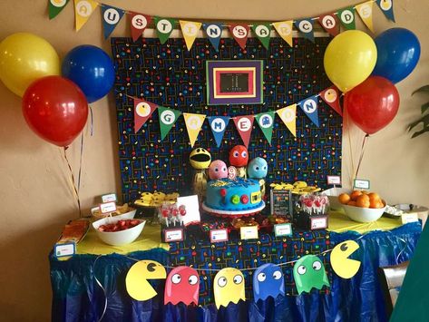 Austin's PAC-Man Party! | CatchMyParty.com Pac Man Birthday Party, Pac Man Cake, Manly Party Decorations, Arcade Birthday, Pac Man Party, 10 Birthday Cake, Glow Birthday, Birthday Party Design, Mens Birthday Party