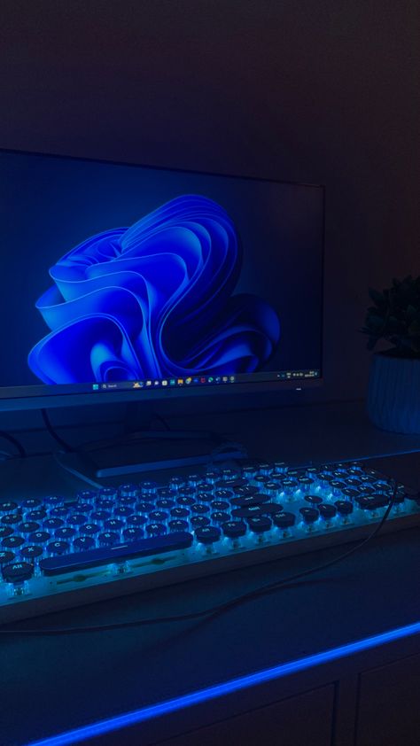 Backlit keyboard blue with led mousepad Led Keyboard, Setup Gaming, Video Game Room Design, Backlit Keyboard, Video Game Room, Game Room Design, Dream Room, Game Room, Glow In The Dark