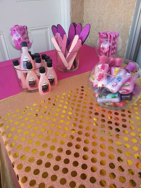 Makeup Birthday Party Ideas | Photo 9 of 14 | Catch My Party Nail Party Ideas, Spa Sleepover, Makeup Birthday Party, Birthday Gathering, Spa Day Party, Makeup Birthday, Nail Party, Kids Spa Party, Pyjamas Party